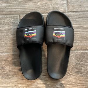 The North Face Women’s slides NWOT